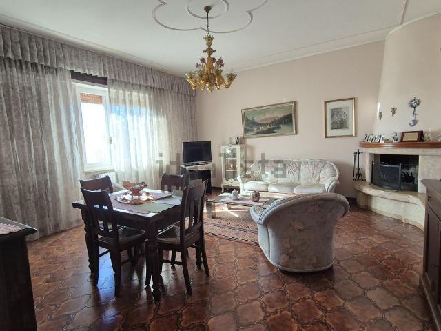 Villetta bifamiliare in vendita di 400 m²