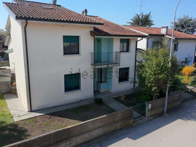 Villetta bifamiliare in vendita di 401 m² in Via Paolo Benati, 6
