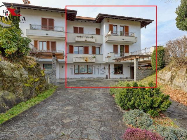 Villetta bifamiliare in vendita di 402 m² in Via Moncucco, 47