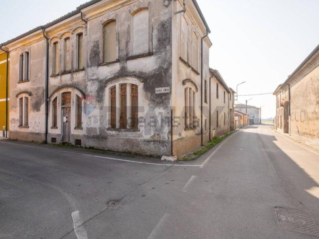 Villetta bifamiliare in vendita di 406 m² in Vicolo Chiesa, 2