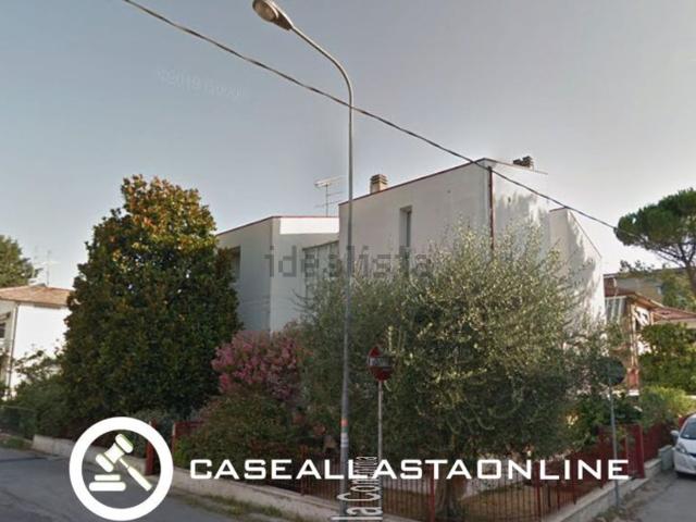 Villetta bifamiliare in vendita di 417 m² in Via della Concordia