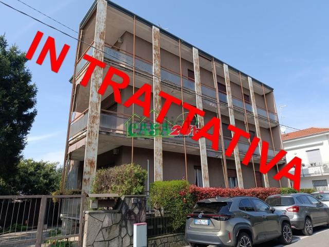 Villetta bifamiliare in vendita di 420 m² in Strada Favia