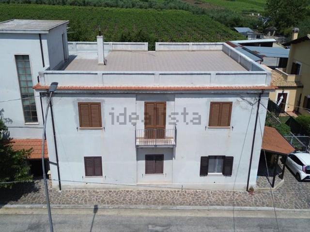 Villetta bifamiliare in vendita di 420 m² in Strada Provinciale