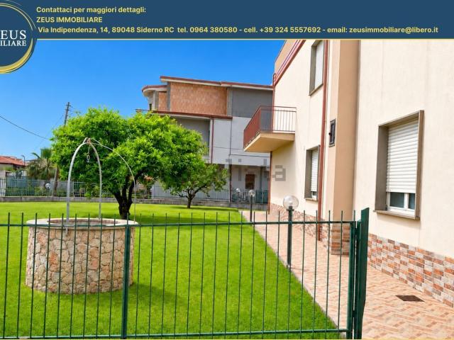 Villetta bifamiliare in vendita di 420 m² in Via Alessandro Manzoni