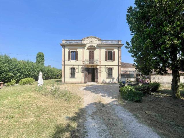 Villetta bifamiliare in vendita di 422 m²