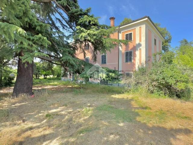 Villetta bifamiliare in vendita di 430 m² in Strada Stradella, 74