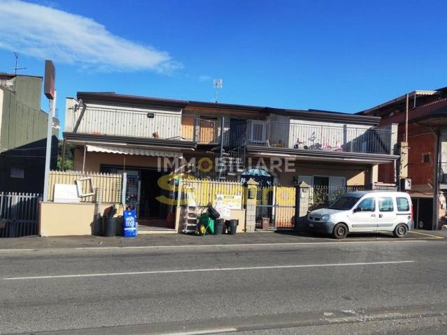 Villetta bifamiliare in vendita di 430 m² in Via Aldo Moro, 18
