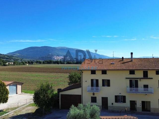 Villetta bifamiliare in vendita di 430 m² in Via Bastia, 51