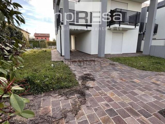 Villetta bifamiliare in vendita di 430 m² in Via Gobbi