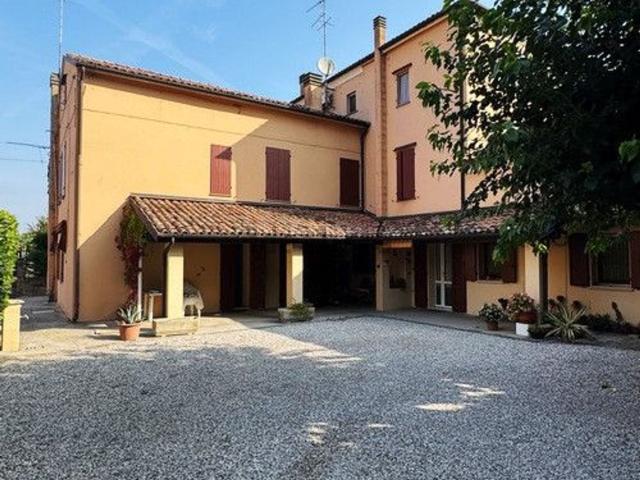 Villetta bifamiliare in vendita di 434 m²