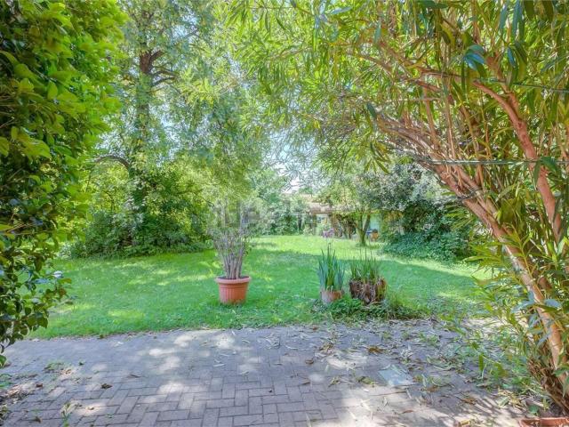 Villetta bifamiliare in vendita di 439 m²
