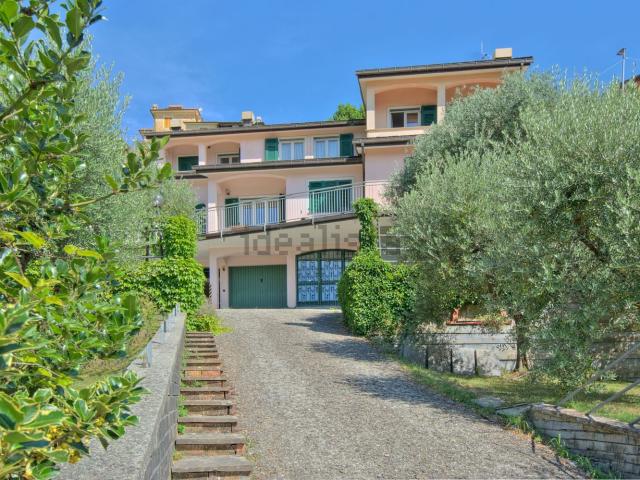 Villetta bifamiliare in vendita di 550 m² in Via Piazze, 27
