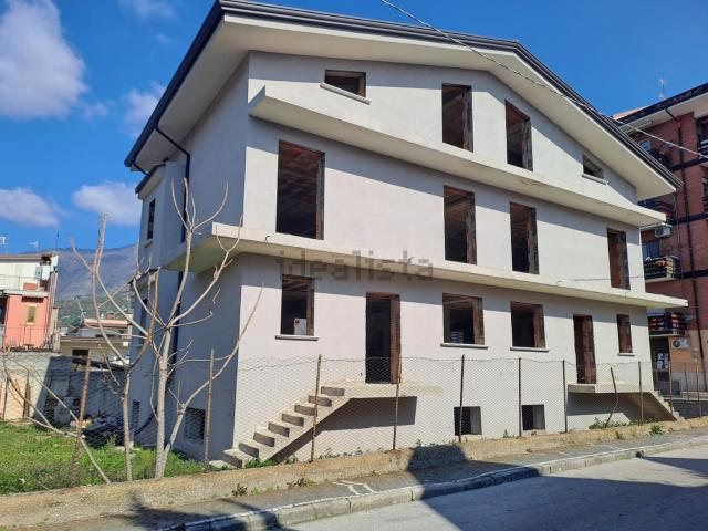 Villetta bifamiliare in vendita di 560 m² in Via Luigi Napolitano