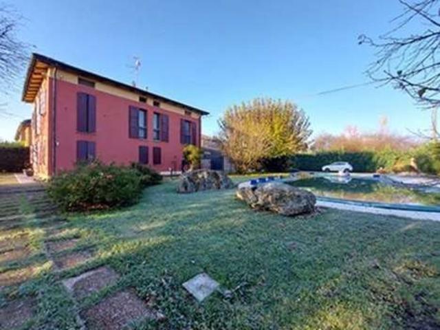 Villetta bifamiliare in vendita di 580 m² in Strada Barchetta, 345