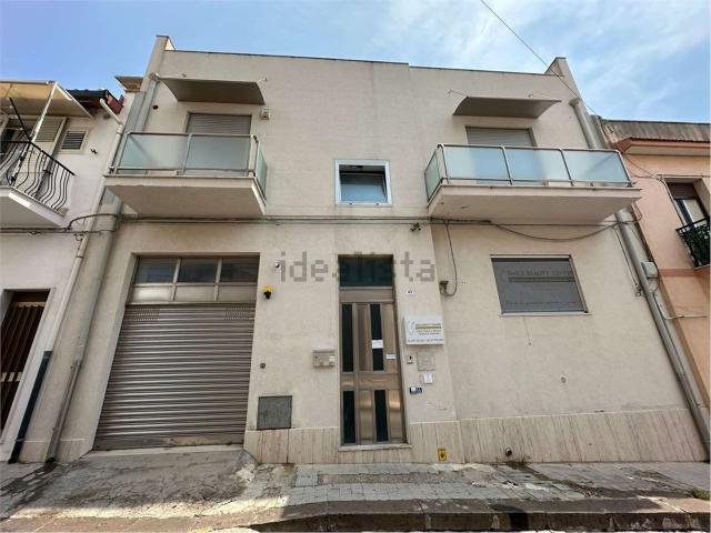 Villetta bifamiliare in vendita di 500 m² in Via Ugo Lago