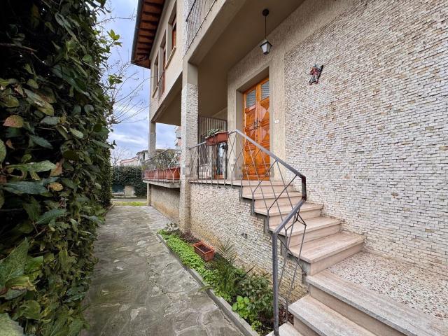 Villetta bifamiliare in vendita di 500 m² in Via Giulio Masini