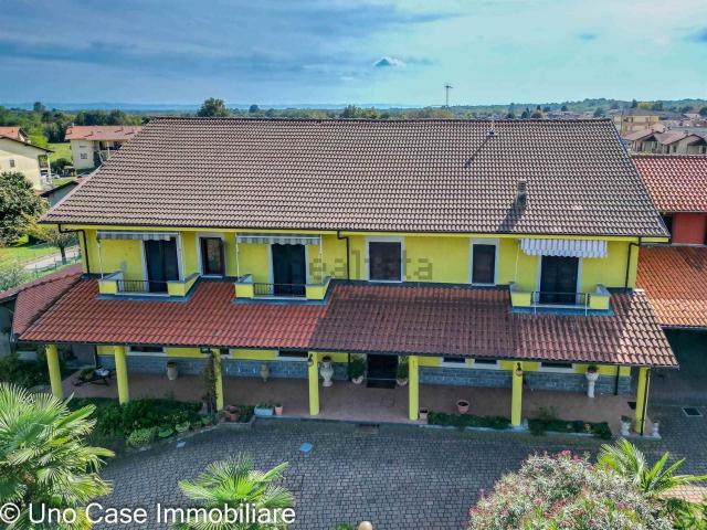 Villetta bifamiliare in vendita di 500 m² in Via Macallè, 8