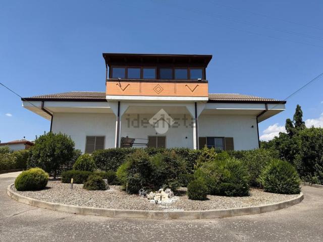 Villetta bifamiliare in vendita di 500 m²