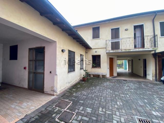 Villetta bifamiliare in vendita di 508 m² in Via Guglielmo Marconi, 44