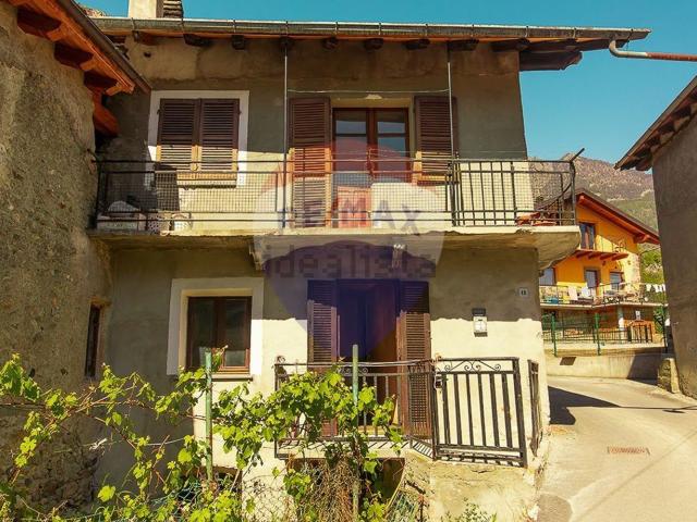 Villetta bifamiliare in vendita di 50 m² in Frazione la Tour