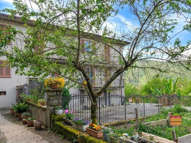 Villetta bifamiliare in vendita di 527 m² in Via Giovagallo, 3