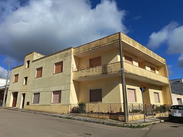 Villetta bifamiliare in vendita di 530 m² in Via due Cappelle, 3
