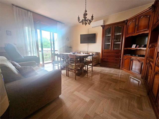Villetta bifamiliare in vendita di 650 m² in Via Giuseppe Garibaldi