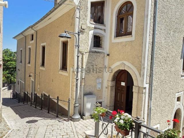 Villetta bifamiliare in vendita di 65 m² in Largo Tufolongo, 25
