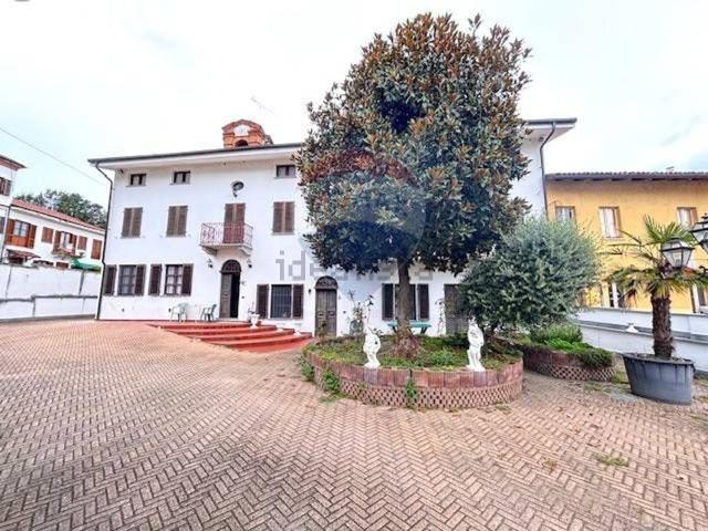 Villetta bifamiliare in vendita di 690 m² in Strada Provinciale 112, 8