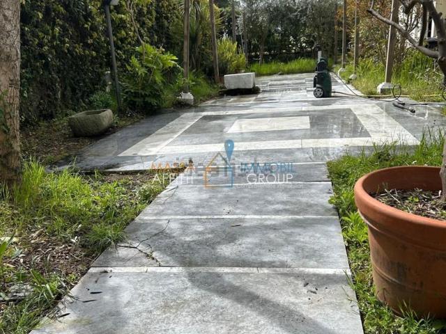 Villetta bifamiliare in vendita di 600 m² in Via Girolamo Savonarola, 5