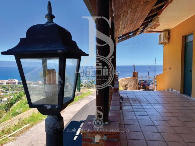 Villetta bifamiliare in vendita di 600 m² in Via Panoramica