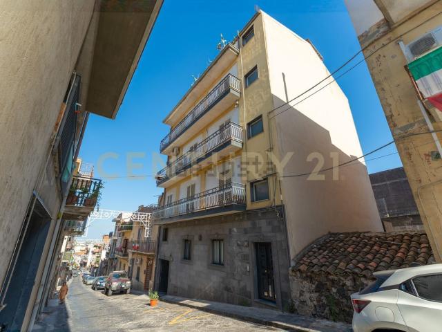 Villetta bifamiliare in vendita di 600 m² in Via Plebiscito, 38