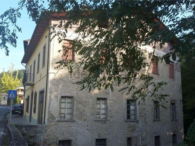 Villetta bifamiliare in vendita di 600 m² in Via Roma