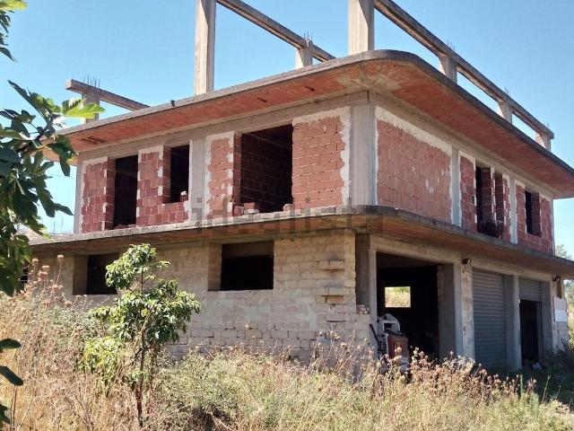 Villetta bifamiliare in vendita di 600 m²