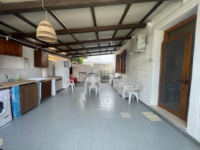 Villetta bifamiliare in vendita di 60 m² in Via Flacca, 2758