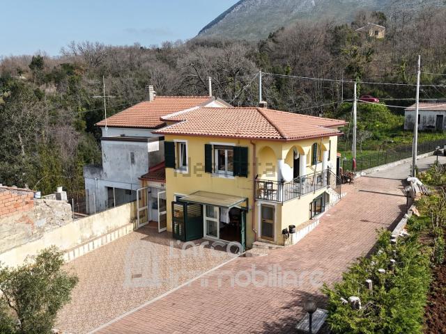 Villetta bifamiliare in vendita di 74 m² in Contrada Mazzacarbone, 16