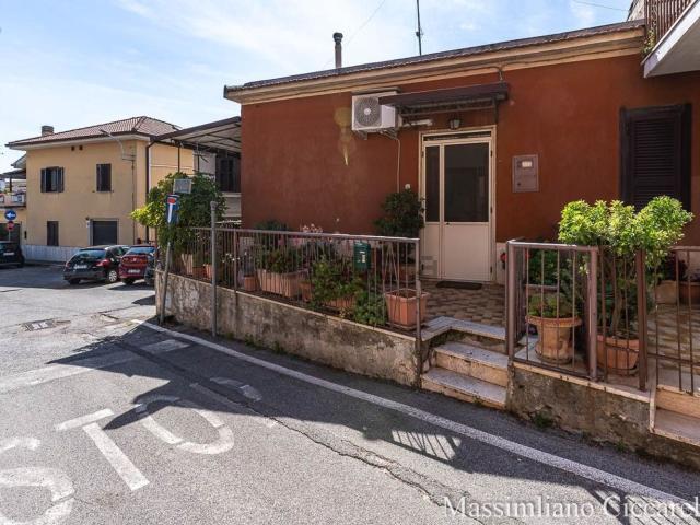 Villetta bifamiliare in vendita di 75 m² in Via Abruzzo