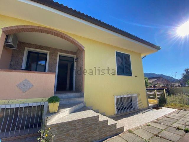 Villetta bifamiliare in vendita di 75 m² in Via del Nuraghe, 2