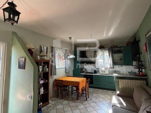 Villetta bifamiliare in vendita di 75 m² in Via Stradella