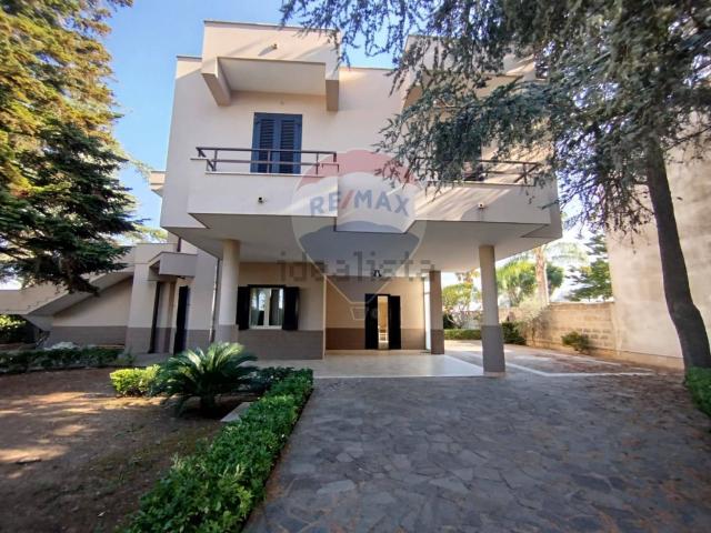 Villetta bifamiliare in vendita di 760 m²