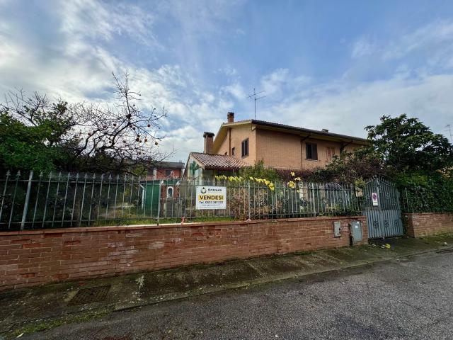 Villetta bifamiliare in vendita di 76 m² in Via Monte Rocchetta, 17