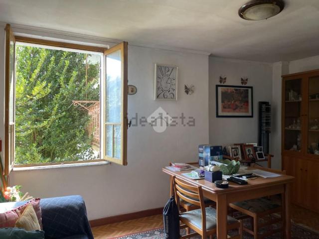 Villetta bifamiliare in vendita di 77 m² in Frazione Giardino, 10