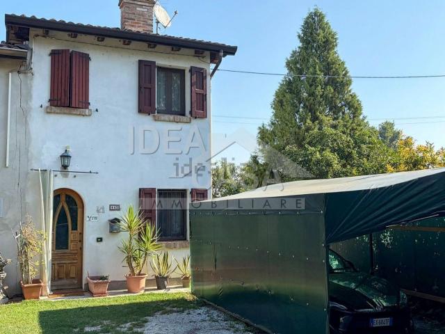 Villetta bifamiliare in vendita di 78 m² in Via Imperiale, 445
