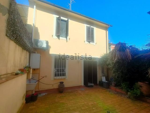 Villetta bifamiliare in vendita di 70 m² in Via Machiavelli, 148