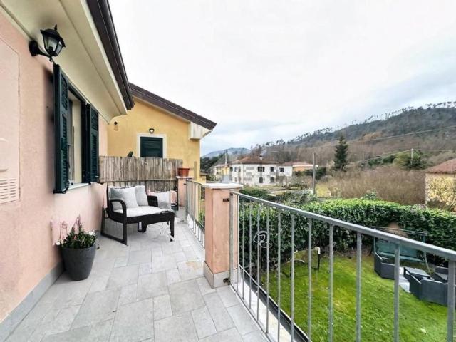 Villetta bifamiliare in vendita di 70 m² in Via Durasca, 8