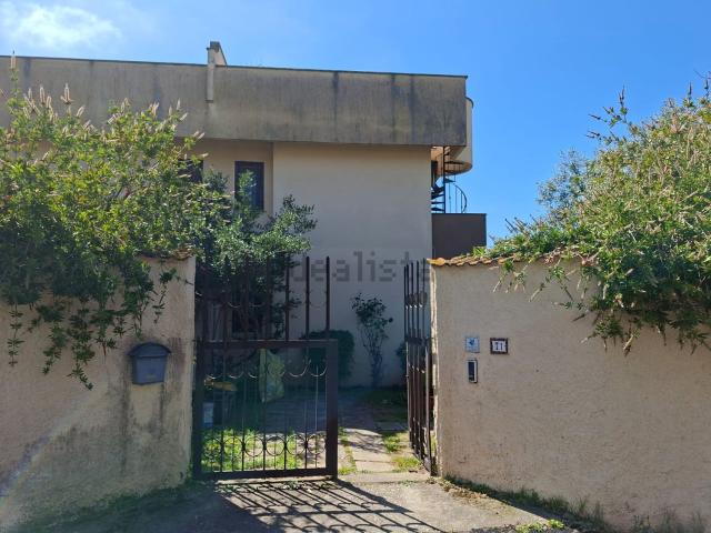 Villetta bifamiliare in vendita di 70 m² in Via dei Platani, 10