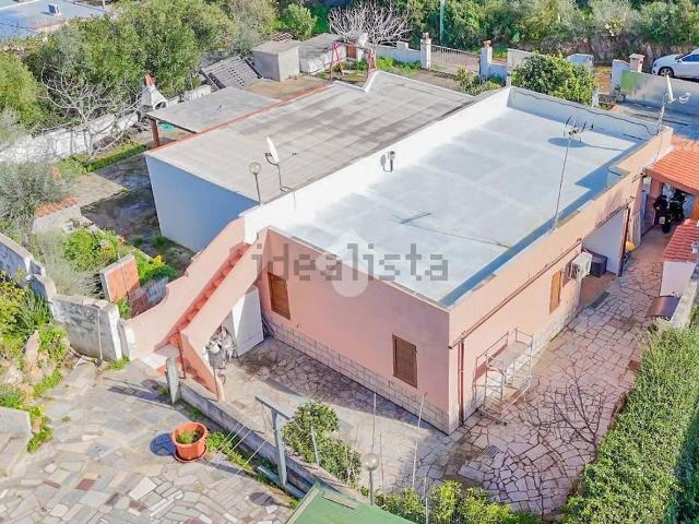 Villetta bifamiliare in vendita di 70 m² in Via delle Attinie, 23