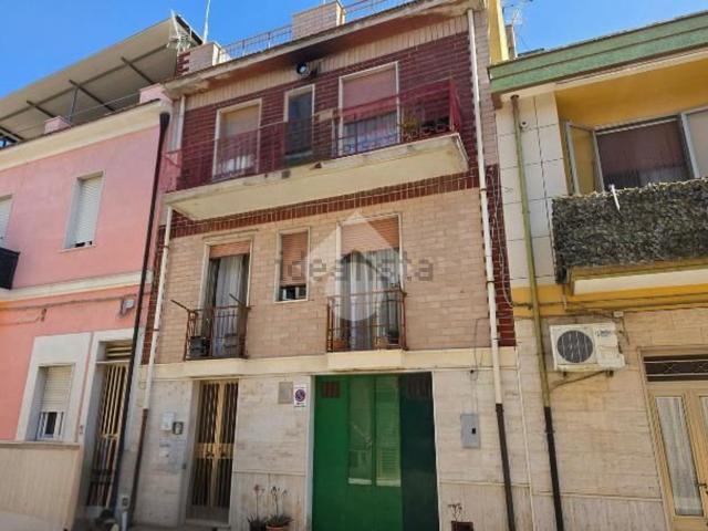 Villetta bifamiliare in vendita di 70 m² in Via Piero Gobetti, 63
