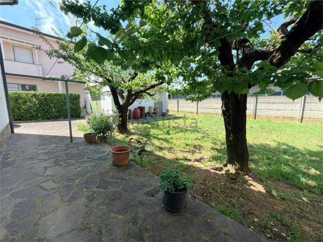 Villetta bifamiliare in vendita di 70 m² in Via Pinocchio