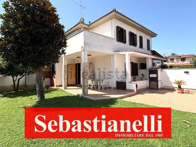 Villetta bifamiliare in vendita di 71 m² in Via Daniela, 10